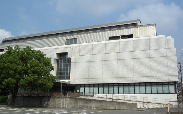 和歌山市民図書館全景